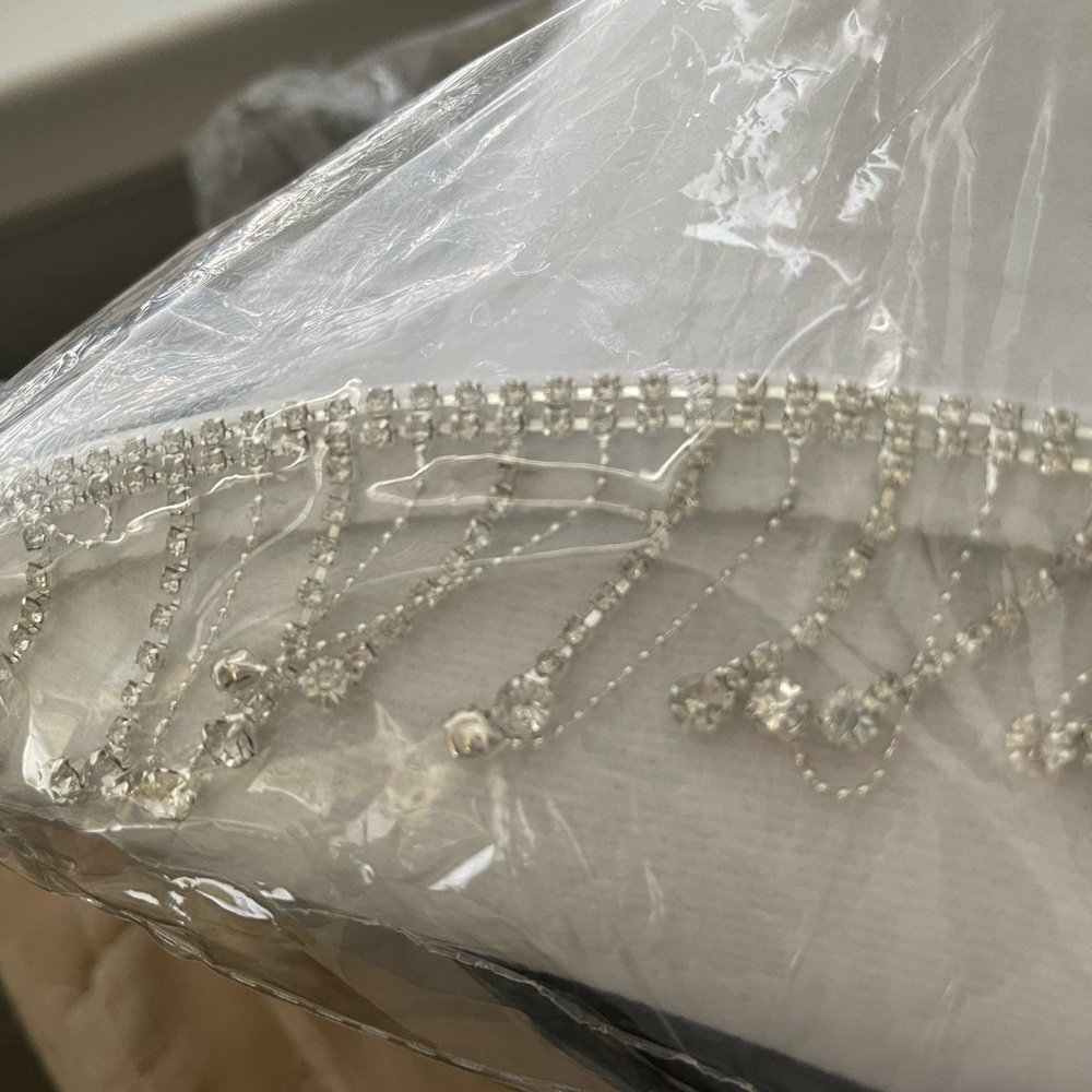 NIB white cowboy hat with hanging rhinestones - Picture 5 of 5